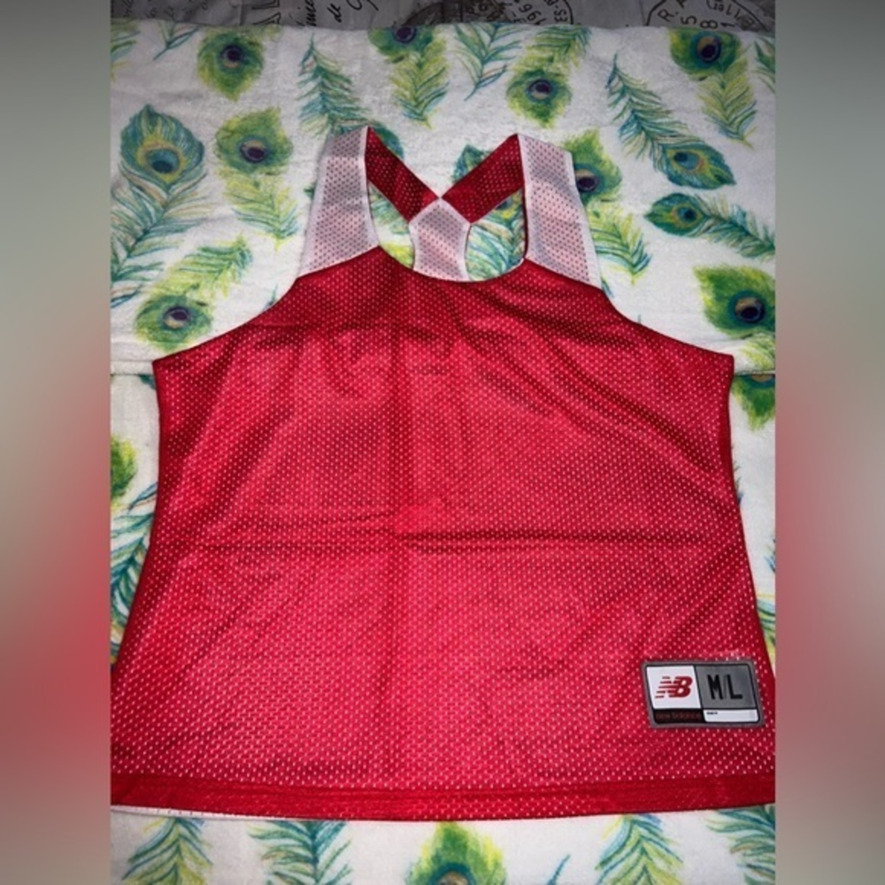 New Balance top